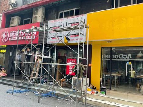 临武制作广告招牌如何避免它发黄？